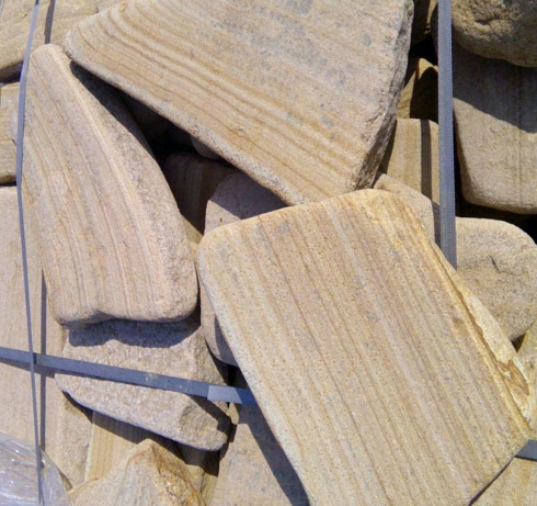 Kamenclub.ru: Песчаник пластушка галтованный желтый с рисунком (3 см)  купить в Екатеринбурге плитняк - пластушка желтый песчаник 21000 руб/м3   фото КАМЕНЬ КЛУБ