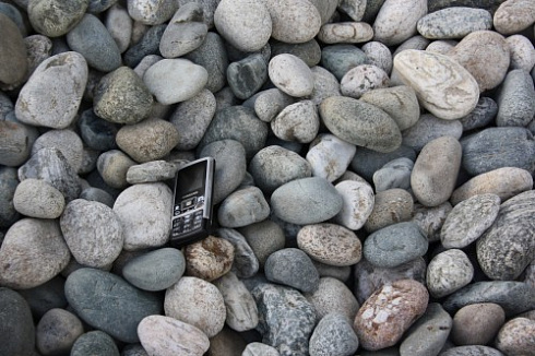 Kamenclub.ru: Галька речная окат (ассорти) фр. 50-100 мм. купить  в Екатеринбурге галька природная округлая серая белая черная серая коричневая синяя галька речная окатанная округлая 6200 руб/т   фото КАМЕНЬ КЛУБ