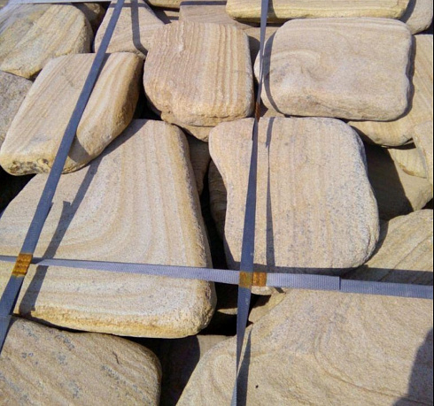 Kamenclub.ru: Песчаник пластушка галтованный желтый с рисунком (3 см)  купить в Екатеринбурге плитняк - пластушка желтый песчаник 21000 руб/м3   фото КАМЕНЬ КЛУБ