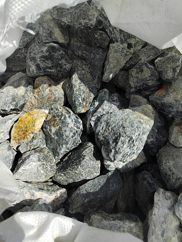 фото Галтованный жадеит (фр. 70-100 мм)  купить в Екатеринбурге в интернет-портале КАМЕНЬ КЛУБ