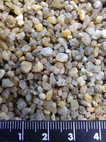 Кварцевый песок для площадок фр. 2-5 мм.  купить в Екатеринбурге фото Камень Клуб