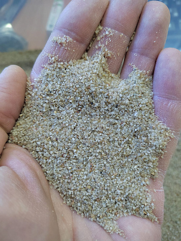 Кварцевый песок для площадок фр. 0,3 - 1 мм.  купить в Екатеринбурге фото Камень Клуб