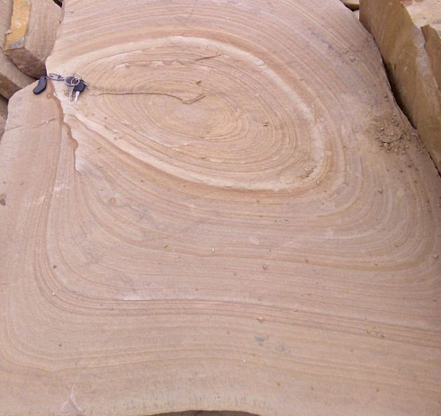 Kamenclub.ru: Форматный камень (плаха) пошаговая дорожка от 70-150 см (4 -12 см)  купить в Екатеринбурге плитняк  форматный плаха желтый песчаник 9 000 руб/т   фото КАМЕНЬ КЛУБ