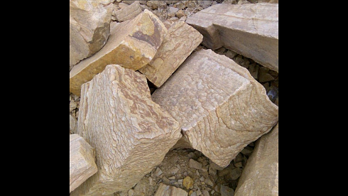 Kamenclub.ru: Песчаник пластушка желтый с рисунком (4-6 см)  купить в Екатеринбурге плитняк пластушка желтый с рисунком песчаник 9 000 руб/м3   фото КАМЕНЬ КЛУБ