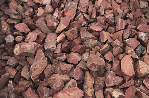 Kamenclub.ru: Щебень крошка красный (ЯШМА) фр. 10-20 мм.  купить в Екатеринбурге яшма красный, бордовый, оранжевый, рыжий декоративный каменный ландшафтный щебень колотый 9000 руб/т   фото КАМЕНЬ КЛУБ