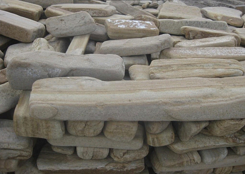 Kamenclub.ru: Песчаник пластушка галтованный желтый с рисунком (3 см)  купить в Екатеринбурге плитняк - пластушка желтый песчаник 21000 руб/м3   фото КАМЕНЬ КЛУБ