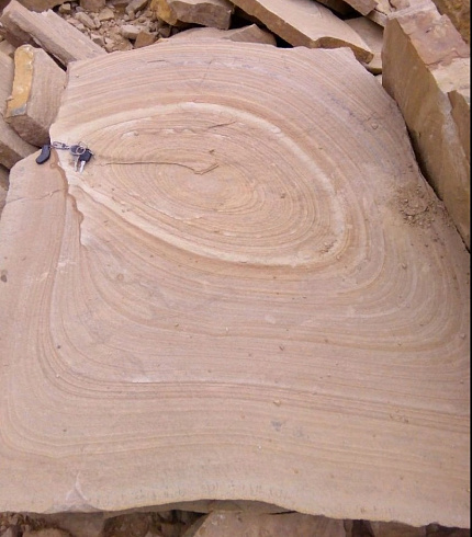 Kamenclub.ru: Форматный камень (плаха) пошаговая дорожка от 70-150 см (4 -12 см)  купить в Екатеринбурге плитняк  форматный плаха желтый песчаник 9 000 руб/т   фото КАМЕНЬ КЛУБ