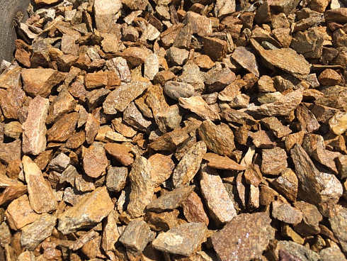 Kamenclub.ru: Щебень крошка желтый (ЗЛАТОЛИТ) фр. 3-5 мм.  купить в Екатеринбурге златолит золотистый, бежевый, желтый мрамор 12 000 руб/т   фото КАМЕНЬ КЛУБ