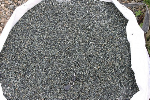 Kamenclub.ru: Щебень крошка зеленый (змеевик) фр. 5-10 мм  купить в Екатеринбурге змеевик зеленый, салатовый ландшафтный декоративный щебень крошка 7 200 руб/т   фото КАМЕНЬ КЛУБ