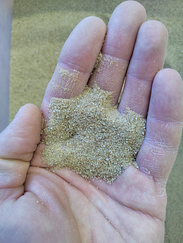 Кварцевый песок для площадок фр. 0,16-0,63 мм.  купить в Екатеринбурге фото Камень Клуб