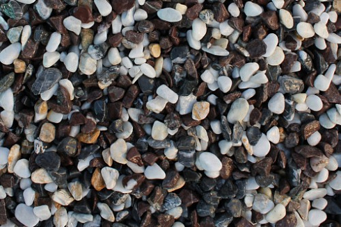 Kamenclub.ru: Мраморная крошка (щебень галтованный микс:: серый-зеленый-розовый) фр.10-20 мм.  купить в Екатеринбурге мрамор серый, зеленый, розовый щебень окатанный округлый декоративный ландшафтный 15500 руб/т   фото КАМЕНЬ КЛУБ