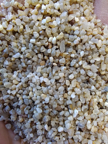 Кварцевый песок сухой фракцинированный фр. 1,6-4 мм.  купить в Екатеринбурге фото Камень Клуб