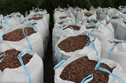 Kamenclub.ru: Мраморная крошка (щебень крошка розовый) фр. 10-20 мм.  купить в Екатеринбурге мрамор розовый, красный каменная декоративная крошка ландшафтная 11000 руб/т   фото КАМЕНЬ КЛУБ