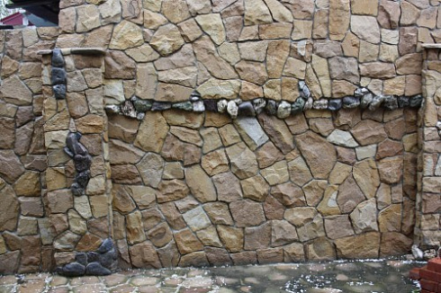 Kamenclub.ru: Песчаник колотый для облицовки (фр. 2-3 см)  купить в Екатеринбурге песчаник бежевый серый рыжий песчаник строительный 5000 руб/т   фото КАМЕНЬ КЛУБ