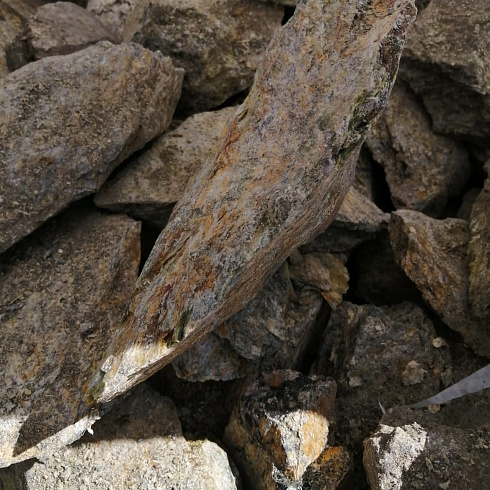 фото Змеевик салатовый  (фр. 70-100 мм)  купить в Екатеринбурге в интернет-портале КАМЕНЬ КЛУБ