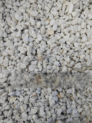 Kamenclub.ru: Мраморная крошка, щебень, цвет-белый, фр. 5-10 мм.  купить в Екатеринбурге мрамор белый, айвори, молочный мраморная каменная крошка ландшафтная 12000 руб/т   фото КАМЕНЬ КЛУБ
