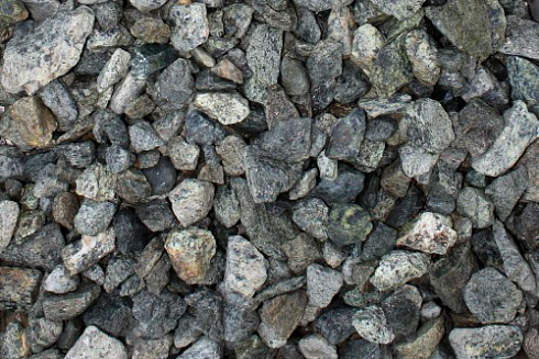 Kamenclub.ru: Щебень крошка зеленый (змеевик) фр. 40-70 мм.  купить в Екатеринбурге мрамор змеевик зеленый, салатовый щебень декоративный 8000 руб/т   фото КАМЕНЬ КЛУБ