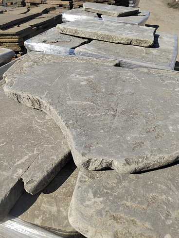 Kamenclub.ru: Песчаник галтованный для облицовки (фр. 2-5 см)  купить в Екатеринбурге песчник рыжий желтый серый песчаник окатанный речной 6 000 руб/т   фото КАМЕНЬ КЛУБ