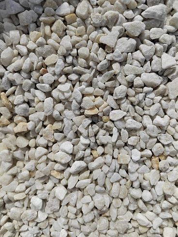 Kamenclub.ru: Мраморная крошка, щебень, цвет-белый, фр. 5-10 мм.  купить в Екатеринбурге мрамор белый, айвори, молочный мраморная каменная крошка ландшафтная 12000 руб/т   фото КАМЕНЬ КЛУБ