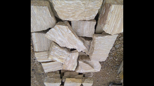 Kamenclub.ru: Песчаник пластушка желтый с рисунком (4-6 см)  купить в Екатеринбурге плитняк пластушка желтый с рисунком песчаник 9 000 руб/м3   фото КАМЕНЬ КЛУБ