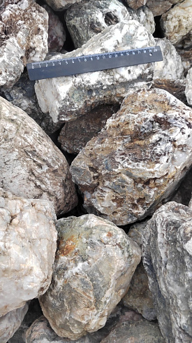Kamenclub.ru: Кварцевый валунчик фр.100-300 мм.  купить в Екатеринбурге кварц белый, бежевый молочный рыжий крупный природный камень галечник 7850 руб/т   фото КАМЕНЬ КЛУБ
