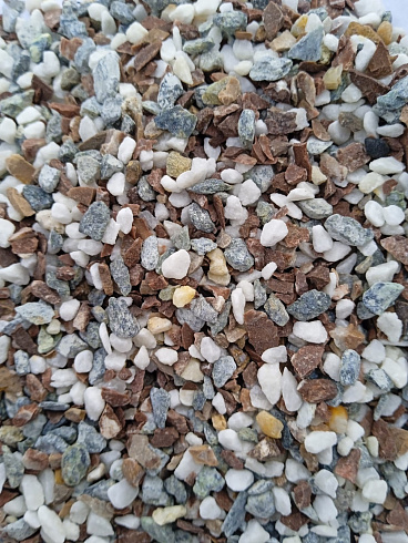 Kamenclub.ru: Мраморная крошка (щебень крошка микс : белый-черный-розовый) фр. 5-10 мм.  купить в Екатеринбурге мрамор белый, черный, розовый, разноцветный микс декоративная мраморная каменная крошка 12000 руб/т   фото КАМЕНЬ КЛУБ