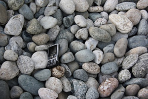 Kamenclub.ru: Галька речная окат (ассорти) фр. 50-100 мм. купить  в Екатеринбурге галька природная округлая серая белая черная серая коричневая синяя галька речная окатанная округлая 6200 руб/т   фото КАМЕНЬ КЛУБ