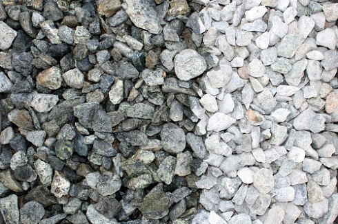 Kamenclub.ru: Щебень крошка зеленый (змеевик) фр. 20-40 мм.  купить в Екатеринбурге мрамор зеленый, салатовый ландшафтная мраморная крошка 8500 руб/т   фото КАМЕНЬ КЛУБ