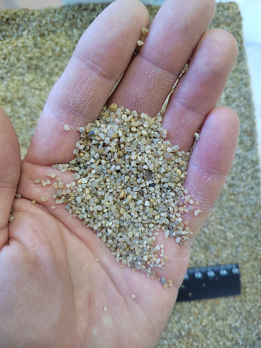 Кварцевый песок для площадок фр. 0,8 - 2 мм.  купить в Екатеринбурге фото Камень Клуб