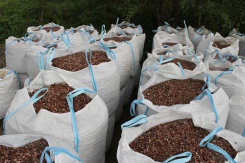 Kamenclub.ru: Мраморная крошка (щебень крошка розовый) фр. 20-40 мм.  купить в Екатеринбурге мрамор розовый, красный мраморная крошка декоративная 11000 руб/т   фото КАМЕНЬ КЛУБ