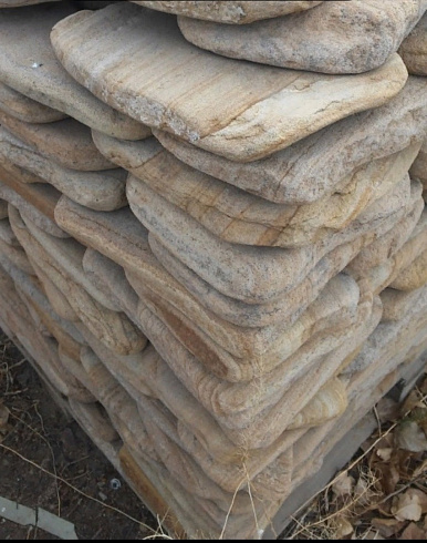 Kamenclub.ru: Песчаник пластушка галтованный желтый с рисунком (3 см)  купить в Екатеринбурге плитняк - пластушка желтый песчаник 21000 руб/м3   фото КАМЕНЬ КЛУБ