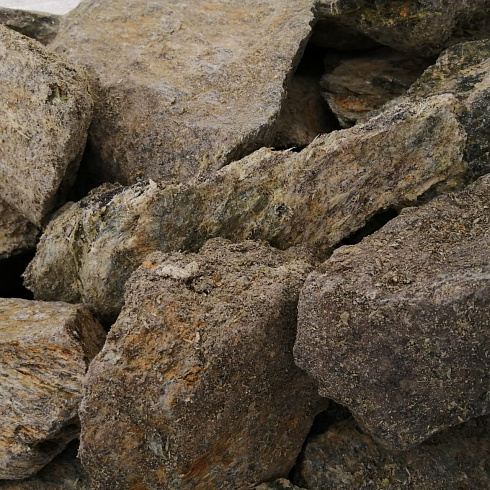 фото Змеевик салатовый  (фр. 70-100 мм)  купить в Екатеринбурге в интернет-портале КАМЕНЬ КЛУБ