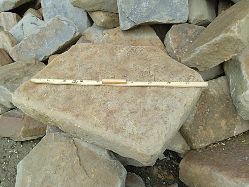 Kamenclub.ru: Песчаник для мощения дорожек, площадок, парковок ( фр 5-10 см)  купить в Екатеринбурге песчаник  серый желтый коричневый рыжий песчаник оголтованный окатанный 6500 руб/т   фото КАМЕНЬ КЛУБ