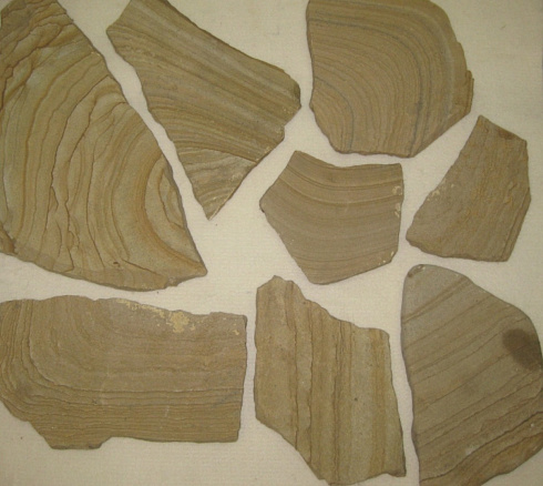 Kamenclub.ru: Песчаник пластушка желтый с разводом под дерево (2 см)  купить в Екатеринбурге плитняк желтый с разводами, желтый, рыжий, серый песчаник пластушка рваная ландшафтная 11 000 руб/м3   фото КАМЕНЬ КЛУБ