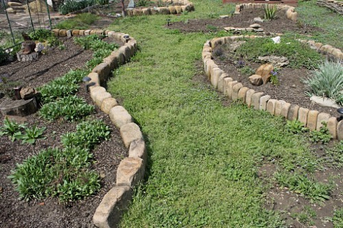 Kamenclub.ru: Песчаник для строительства и кладки блочный (фр 100-200 мм)  купить в Екатеринбурге песчаник бежевый серый рыжий валун мелкий для строительства песчаник 6500 руб/т   фото КАМЕНЬ КЛУБ