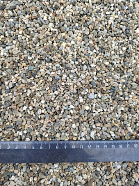Kamenclub.ru: Галька речная окат (серая) фр.3-5 мм купить  в Екатеринбурге галька речная серая бежевый темно-серый окатанный речной камень округлый 9500 руб/т   фото КАМЕНЬ КЛУБ