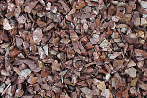 Kamenclub.ru: Мраморная крошка (щебень крошка розовый) фр. 10-20 мм.  купить в Екатеринбурге мрамор розовый, красный каменная декоративная крошка ландшафтная 11000 руб/т   фото КАМЕНЬ КЛУБ