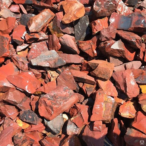 Kamenclub.ru: Щебень крошка красный (ЯШМА) фр. 5-10 мм.  купить в Екатеринбурге крошка каменная яшмы красный, бордовый, темно-красный декоративная крошка ландшафтная каменная яшмоидная 8500 руб/т   фото КАМЕНЬ КЛУБ