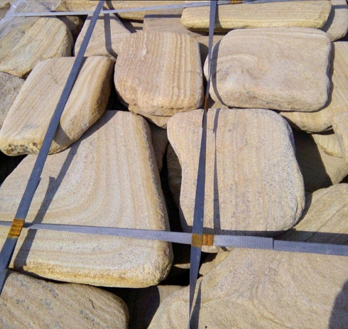 Kamenclub.ru: Песчаник пластушка галтованный желтый с рисунком (3 см)  купить в Екатеринбурге плитняк - пластушка желтый песчаник 21000 руб/м3   фото КАМЕНЬ КЛУБ