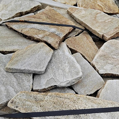 Kamenclub.ru: Песчаник пластушка галтованный желтый с рисунком (3 см)  купить в Екатеринбурге плитняк - пластушка желтый песчаник 21000 руб/м3   фото КАМЕНЬ КЛУБ