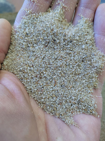 Кварцевый песок для площадок фр. 0,3 - 1 мм.  купить в Екатеринбурге фото Камень Клуб