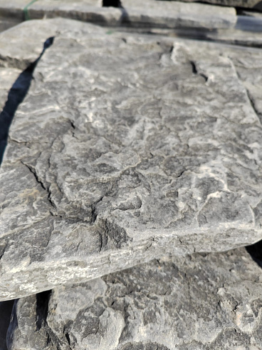 Kamenclub.ru: Песчаник галтованный для облицовки (фр. 2-5 см)  купить в Екатеринбурге песчник рыжий желтый серый песчаник окатанный речной 6 000 руб/т   фото КАМЕНЬ КЛУБ